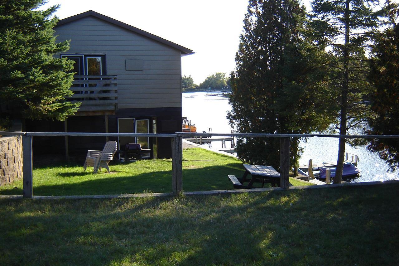 Sauble River Marina And Lodge Resort Sauble Beach Quarto foto