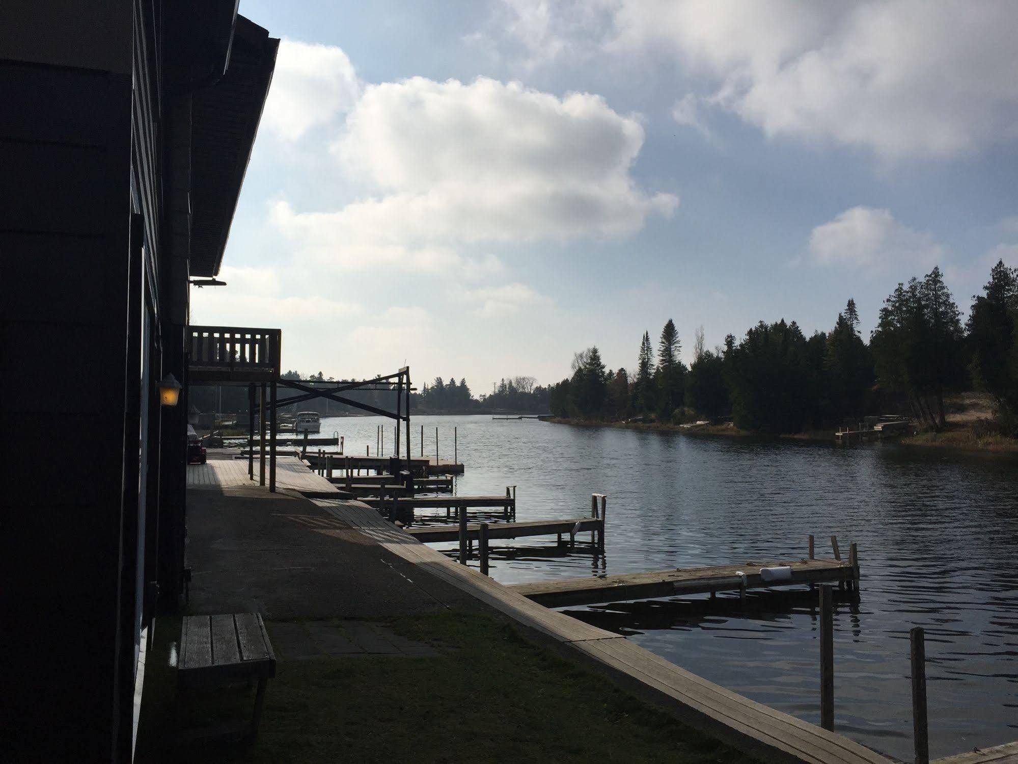 Sauble River Marina And Lodge Resort Sauble Beach Exterior foto